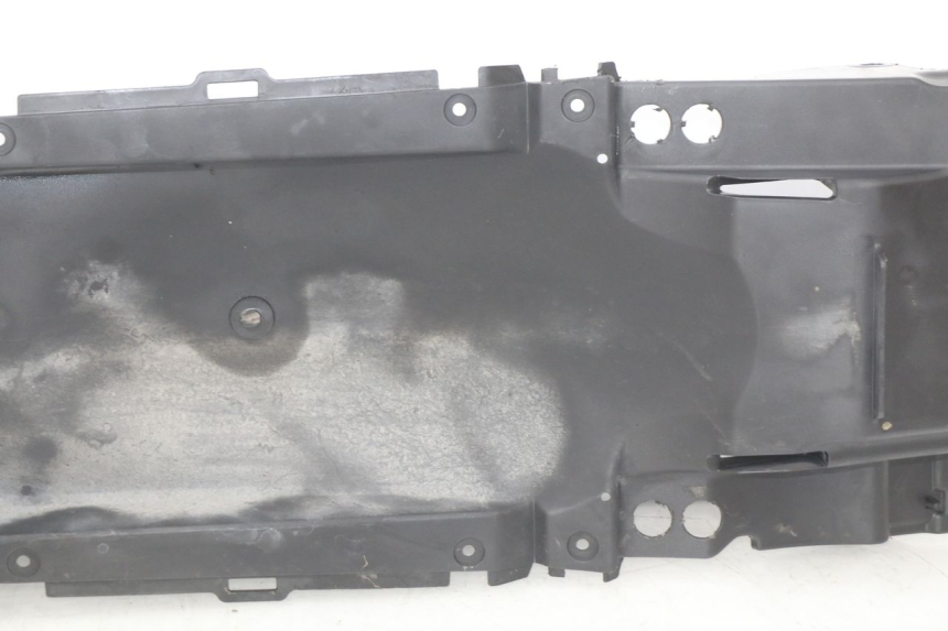 photo de REAR WHEEL HUGGER HONDA INTEGRA NC D 750 (2016 - 2018) - Distinctive features