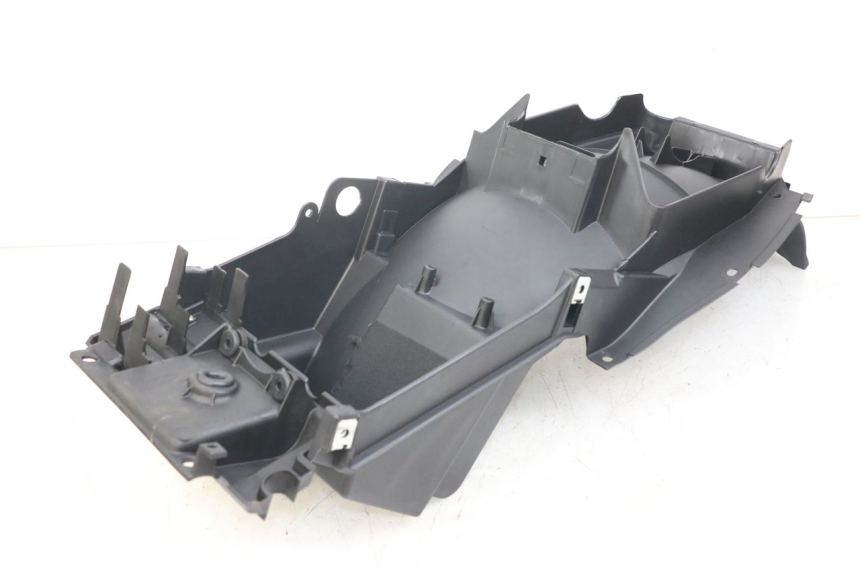 photo de REAR UNDERTRAY MOTO GUZZI NORGE 8V GT 1200 (2011 - 2016) - Alternative perspective