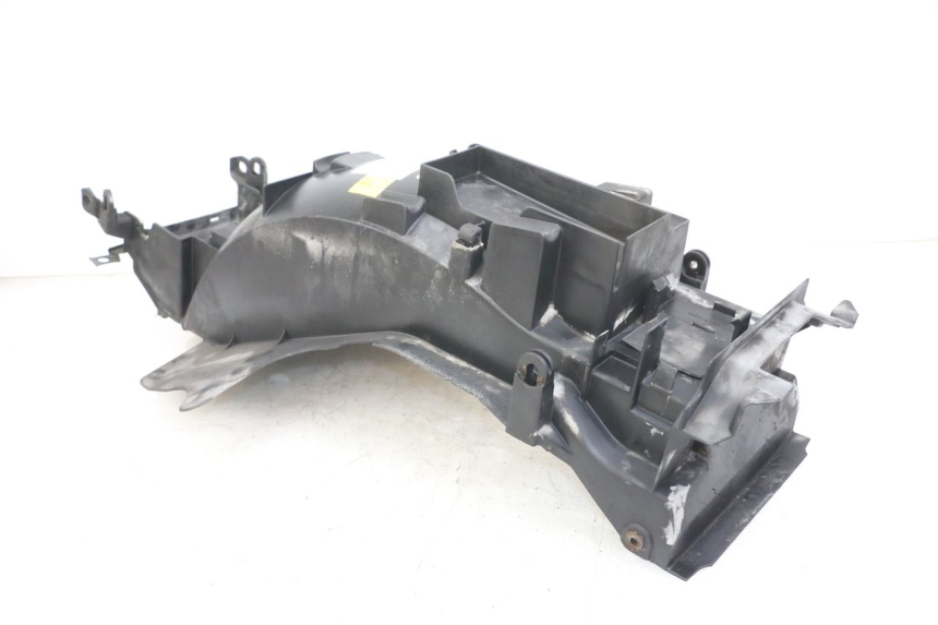 photo de REAR WHEEL HUGGER HONDA NTV DEAUVILLE 650 (1998 - 2001) - Fixing points details