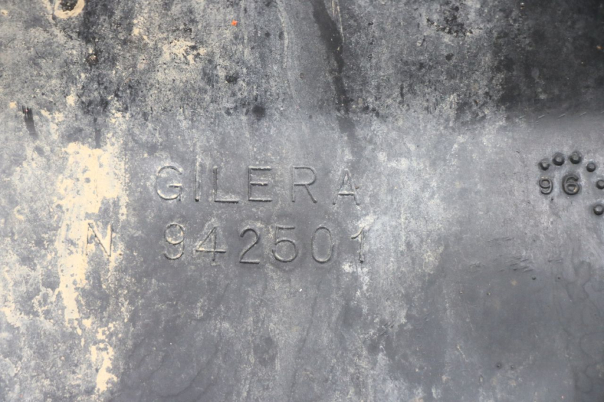 photo de REAR WHEEL HUGGER GILERA RK 50 (1996 - 1999) - Component detail