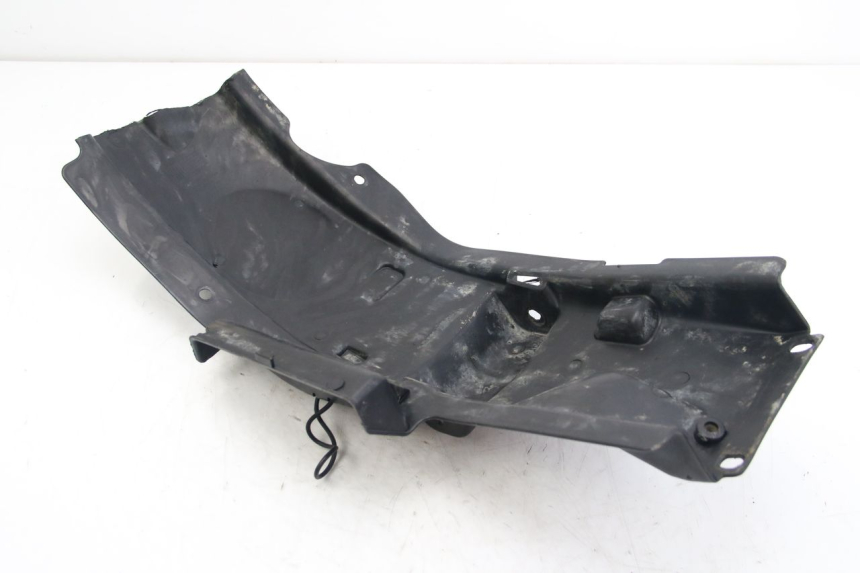 photo de REAR WHEEL HUGGER HYOSUNG RT KARION 125 (2003 - 2007) - Surface and material condition