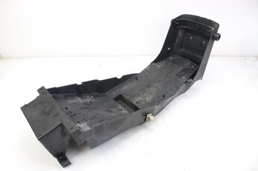 photo de REAR WHEEL HUGGER TRIUMPH SPRINT ST 955 (1999 - 2001) - Component detail