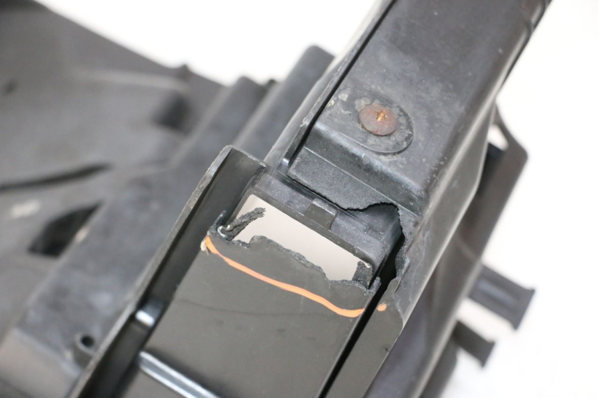 photo de REAR UNDERTRAY SUZUKI SV S 650 (2003 - 2009) - Zoom on usage condition