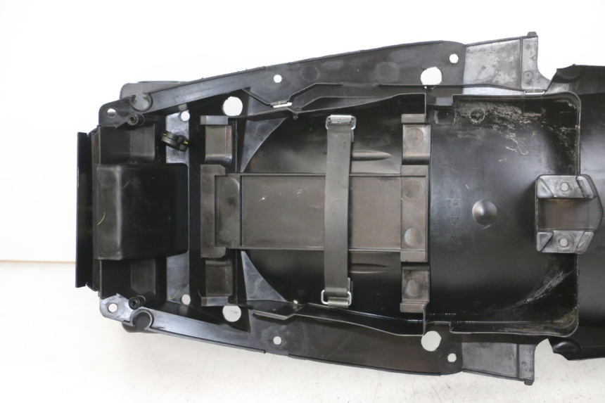 photo de REAR UNDERTRAY YAMAHA TDM ABS 900 (2002 - 2014) - Additional view of the item