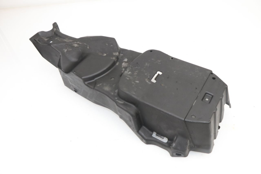 photo de REAR UNDERTRAY TRIUMPH STREET TRIPLE 675 (2007 - 2012) - Component detail