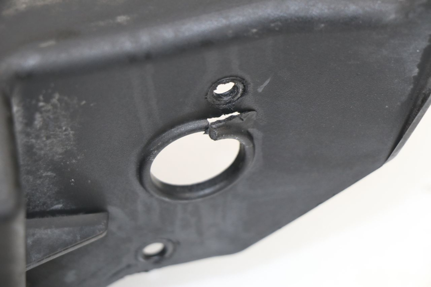 photo de REAR UNDERTRAY TRIUMPH STREET TRIPLE 675 (2007 - 2012) - Alternative perspective