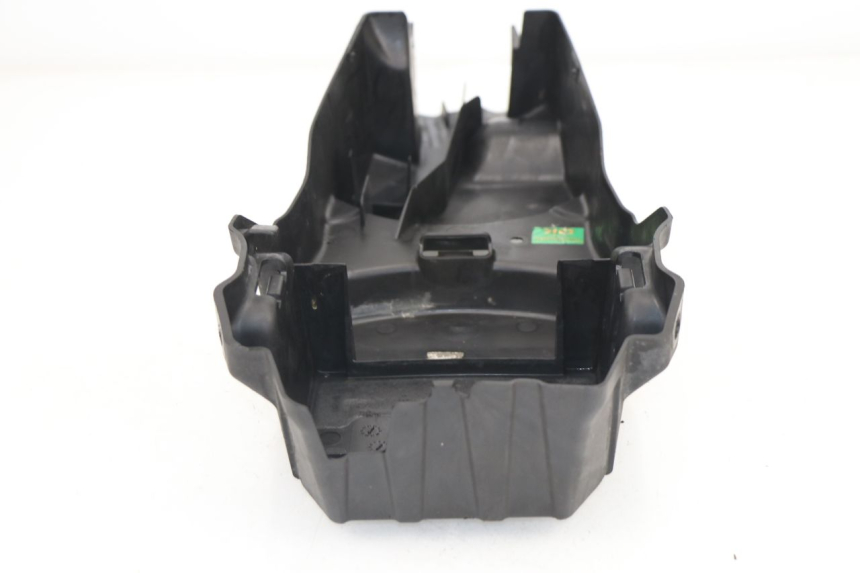 photo de REAR UNDERTRAY TRIUMPH STREET TRIPLE 675 (2007 - 2012) - Fixing points details