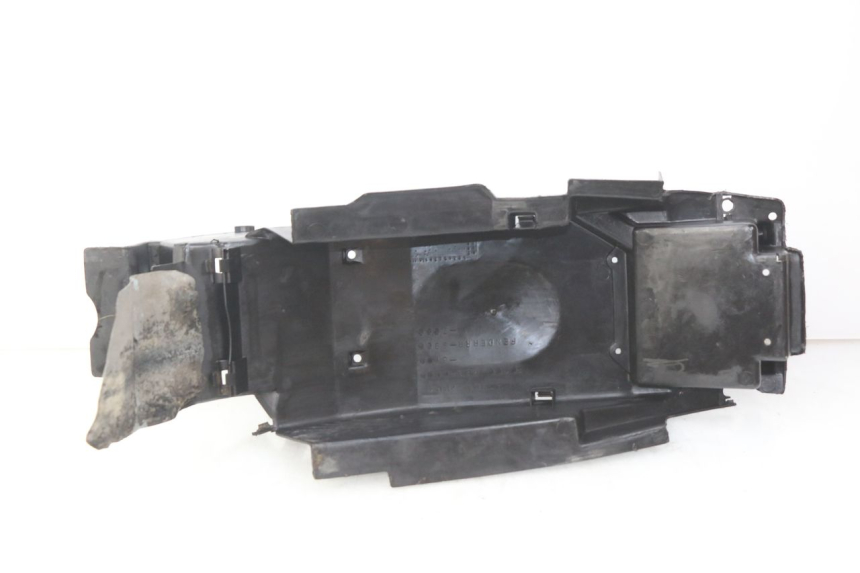 photo de REAR WHEEL HUGGER HONDA VFR FI RC46 800 (1998 - 2001) - Alternative perspective