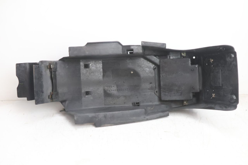 photo de REAR WHEEL HUGGER HONDA VFR FI RC46 800 (1998 - 2001) - Fixing points details