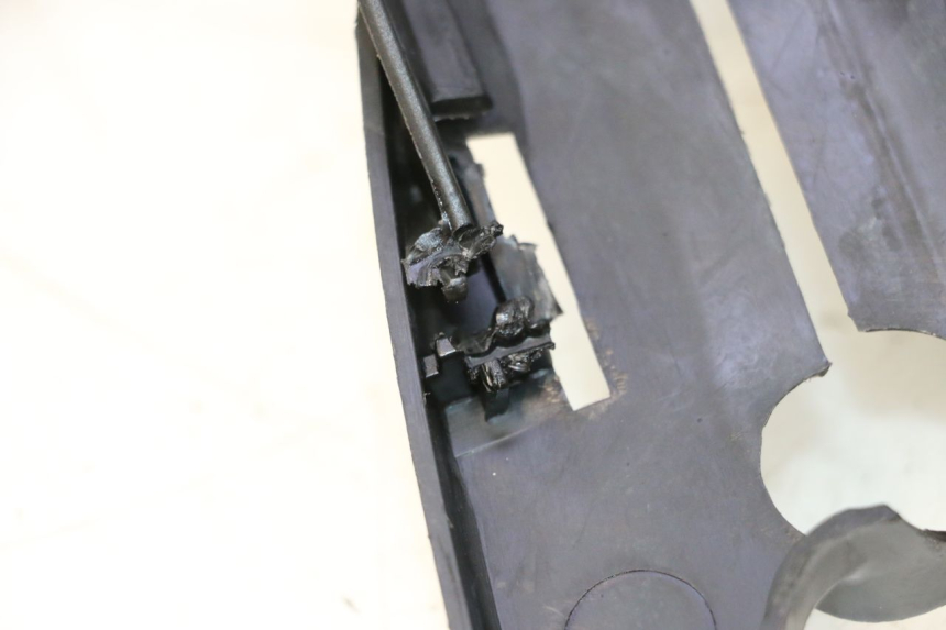 photo de REAR UNDERTRAY PEUGEOT VIVACITY 50 (2004 - 2009) - Technical close-up