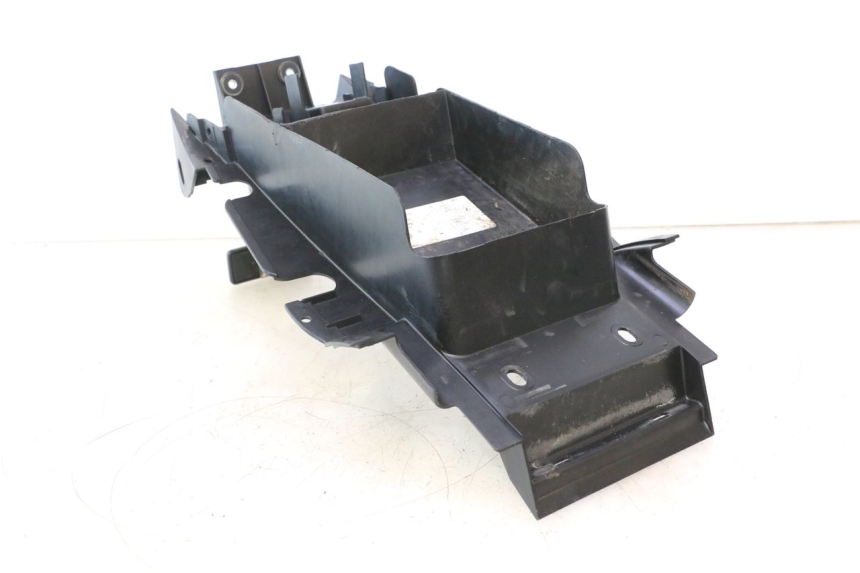 photo de REAR UNDERTRAY DAELIM VJ ROADWIN 125 (2004 - 2007) - Alternative perspective