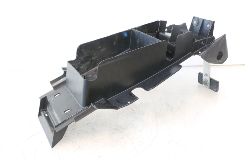 photo de REAR UNDERTRAY DAELIM VJ ROADWIN 125 (2004 - 2007) - Technical close-up
