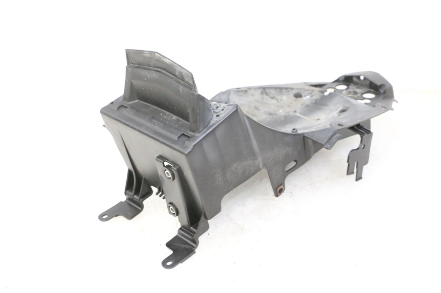 photo de REAR UNDERTRAY YAMAHA XJ6 ABS 600 (2008 - 2016) - Technical close-up