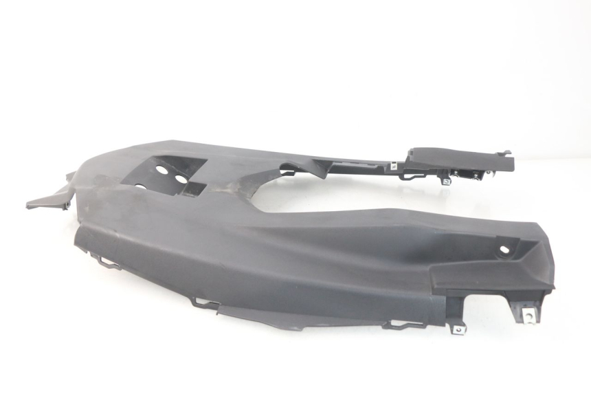 photo de REAR UNDERTRAY YAMAHA YP T-MAX TMAX 530 (2017 - 2020) - Fixing points details