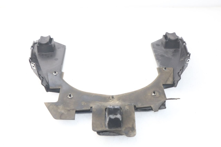 photo de REAR UNDERTRAY YAMAHA YP X-MAX XMAX 400 (2014 - 2017) - Technical close-up