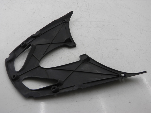 photo de FRONT UNDERTRAY HONDA FES PANTHEON 125 (2003 - 2007) - Component detail