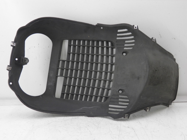 photo de FRONT UNDERTRAY PIAGGIO BEVERLY 125 (1998 - 2005) - Main view
