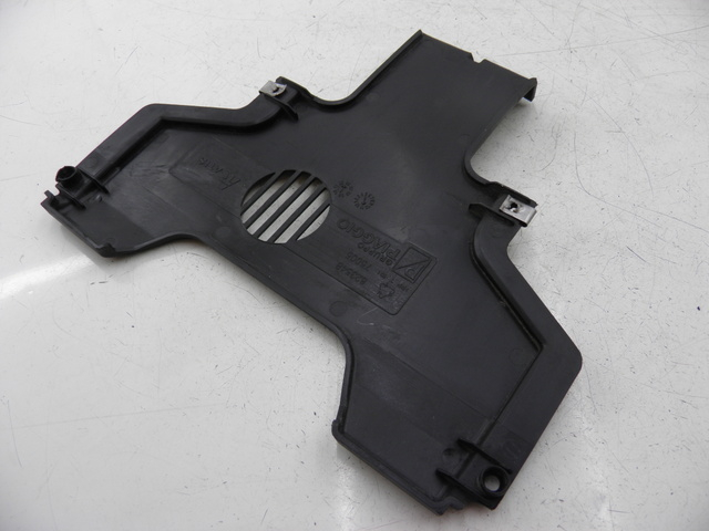 photo de FRONT UNDERTRAY PIAGGIO MP3 RL 125 (2006 - 2014) - Zoom on usage condition