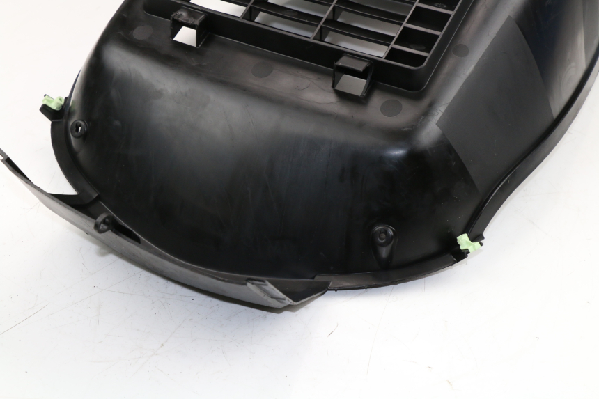 photo de FRONT UNDERTRAY PEUGEOT SATELIS COMPRESSOR K15 125 (2006 - 2009) - Focus on structure
