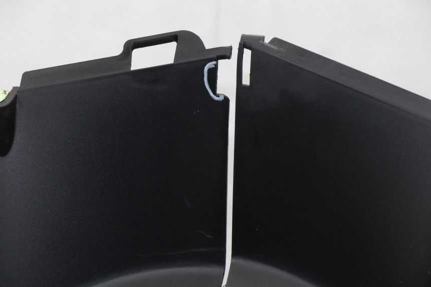 photo de FRONT UNDERTRAY PEUGEOT SATELIS COMPRESSOR K15 125 (2006 - 2009) - Technical close-up