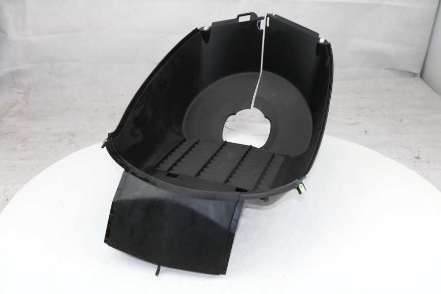 photo de FRONT UNDERTRAY PEUGEOT SATELIS COMPRESSOR K15 125 (2006 - 2009) - Checked used part