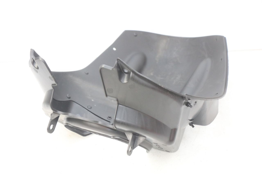 photo de FRONT WHEEL AXLE KYMCO AGILITY CITY 2T 50 (2008 - 2016) - Alternative perspective