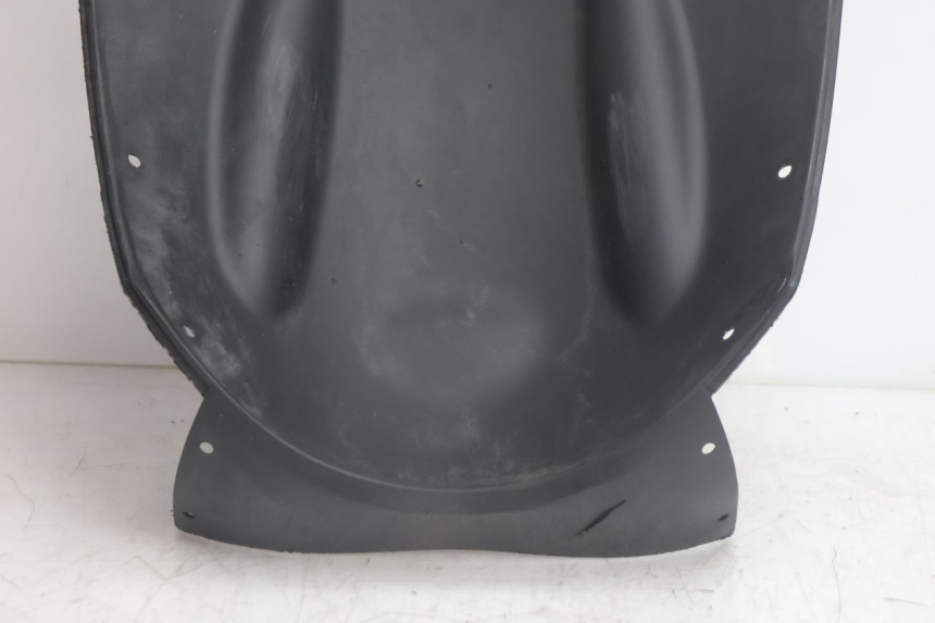 photo de FRONT WHEEL AXLE KYMCO AGILITY CITY 2T 50 (2008 - 2016) - Alternative perspective