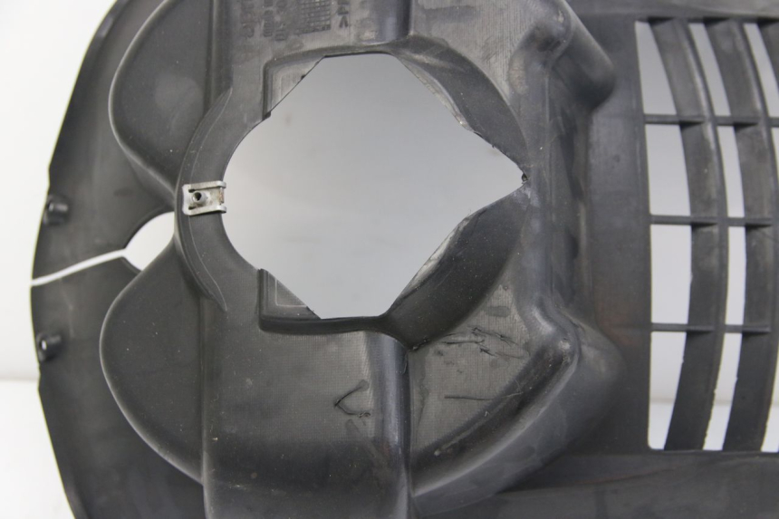 photo de FRONT WHEEL AXLE APRILIA ATLANTIC 500 (2002 - 2003) - Technical close-up