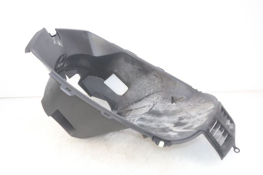 photo de FRONT WHEEL AXLE PEUGEOT CITYSTAR 125 (2011 - 2017) - Technical close-up