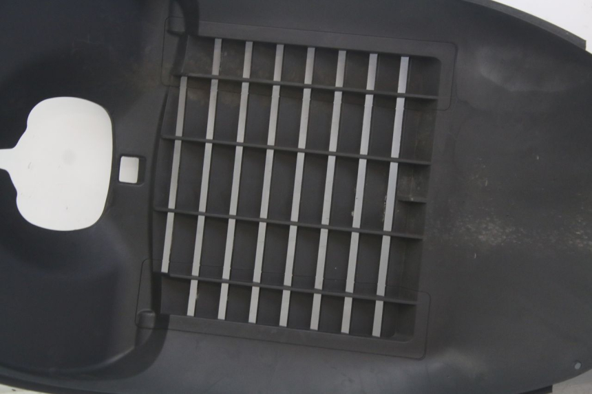 photo de FRONT UNDERTRAY PEUGEOT GEOPOLIS RS 125 (2007 - 2009) - Technical close-up