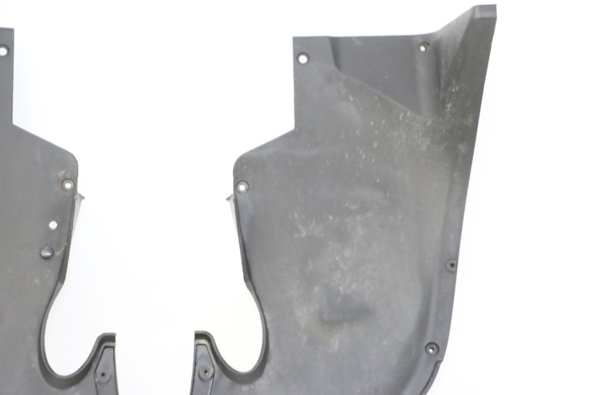 photo de FRONT UNDERTRAY PIAGGIO MP3 RL 250 (2006 - 2010) - Fixing points details