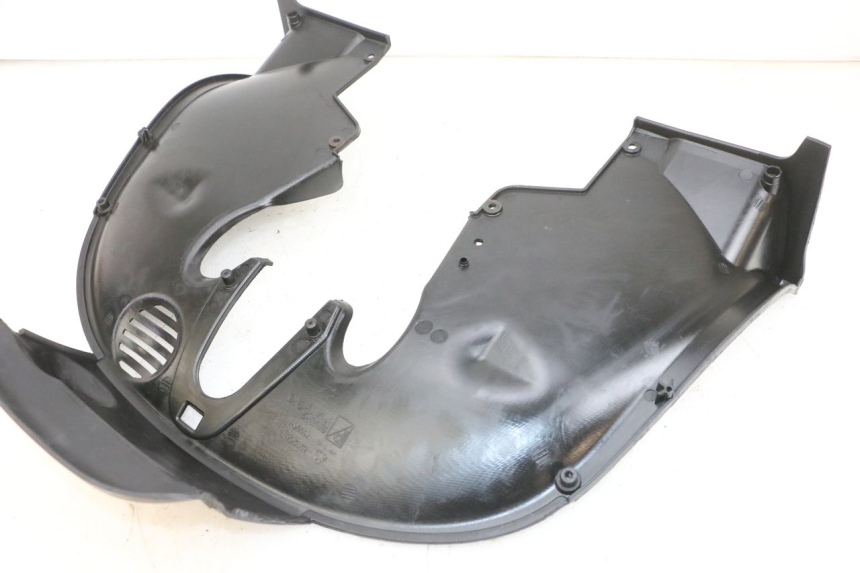 photo de FRONT UNDERTRAY PIAGGIO MP3 RL 250 (2006 - 2010) - Component detail