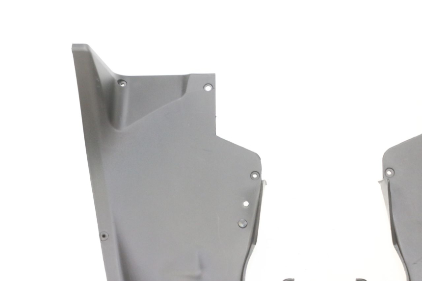 photo de FRONT UNDERTRAY PIAGGIO MP3 RL 250 (2006 - 2010) - Detailed visual inspection