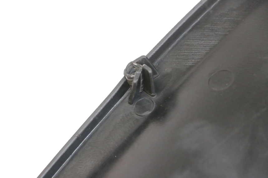 photo de FRONT UNDERTRAY PIAGGIO MP3 RL 250 (2006 - 2010) - Zoom on usage condition