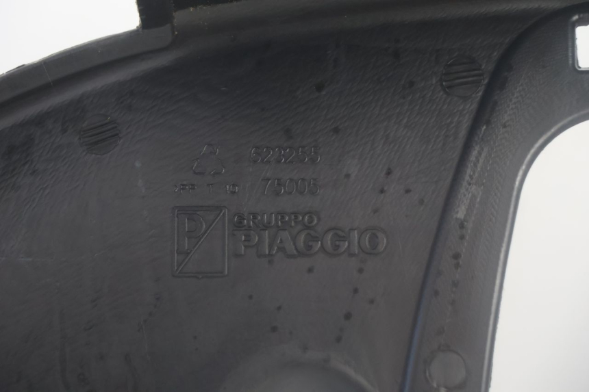 photo de FRONT UNDERTRAY PIAGGIO MP3 500 (2016 - 2018) - Surface and material condition