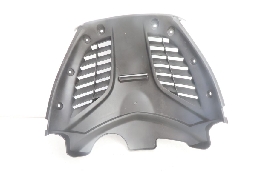 photo de FRONT UNDERTRAY YAMAHA N-MAX NMAX 125 (2021 - 2024) - Technical close-up