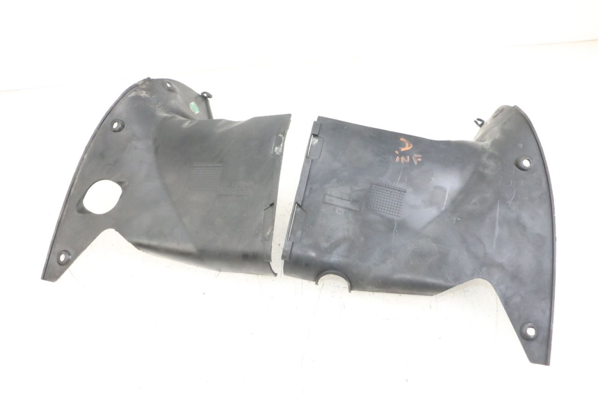 photo de FRONT WHEEL FENDER HONDA NTV DEAUVILLE 650 (1998 - 2001) - Zoom on usage condition