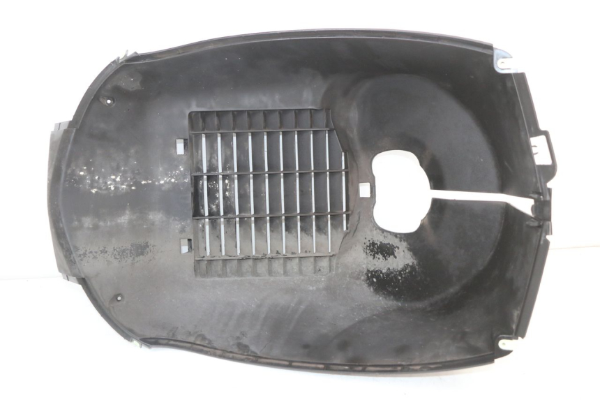 photo de FRONT UNDERTRAY PEUGEOT SATELIS 125 (2010 - 2012) - Technical close-up