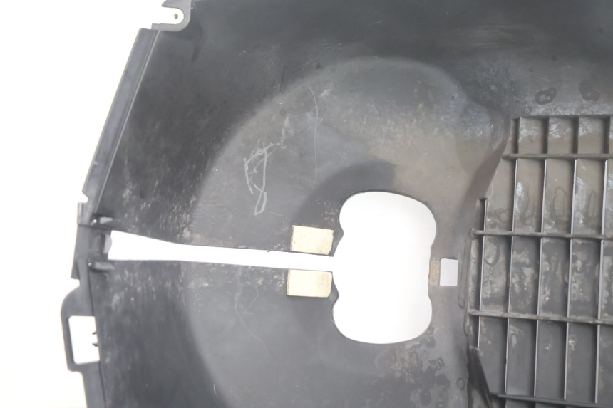 photo de FRONT UNDERTRAY PEUGEOT SATELIS 125 (2006 - 2009) - Component detail