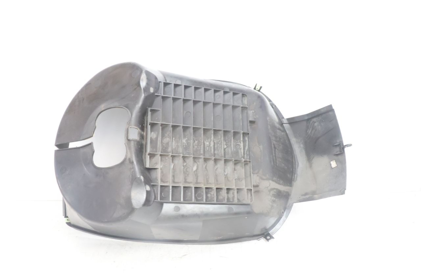 photo de FRONT UNDERTRAY PEUGEOT SATELIS 125 (2006 - 2009) - Surface and material condition