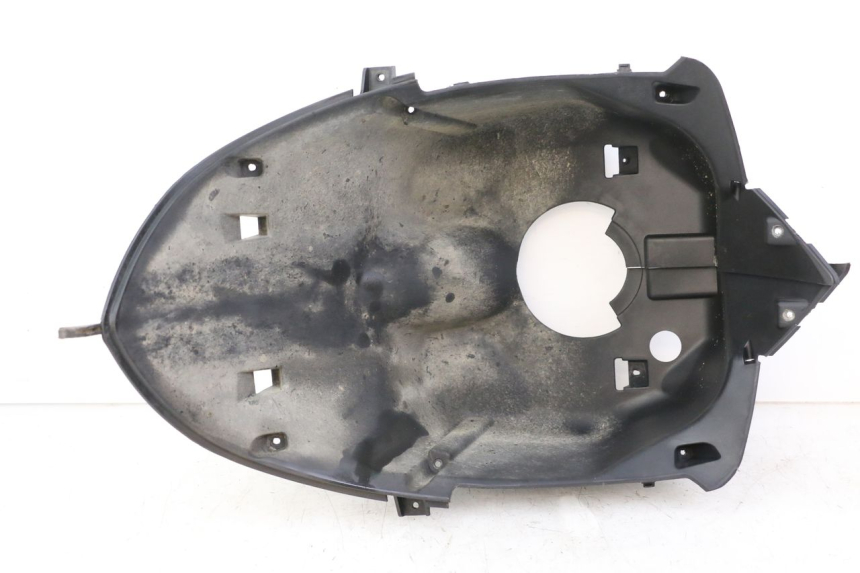 photo de FRONT UNDERTRAY PEUGEOT SPEEDFIGHT 3 LC 2T 50 (2009 - 2015) - Zoom on usage condition