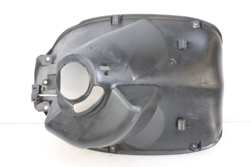 photo de FRONT WHEEL FENDER PEUGEOT SPEEDFIGHT 100 (1997 - 2007) - Zoom on usage condition