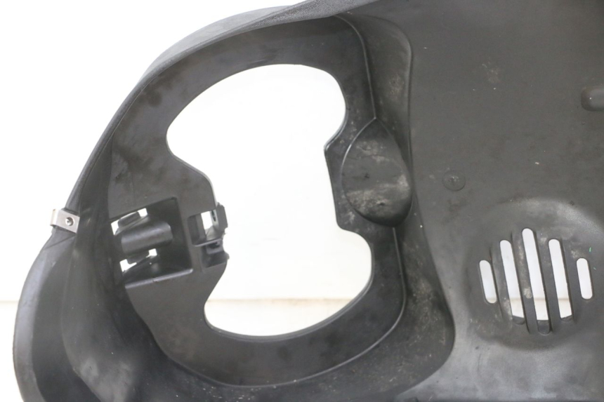 photo de FRONT UNDERTRAY APRILIA SR 2T 50 (2018 - 2022) - Fixing points details