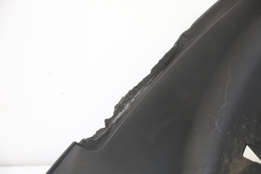 photo de FRONT UNDERTRAY YAMAHA XMAX X-MAX 125 (2006 - 2009) - Technical close-up