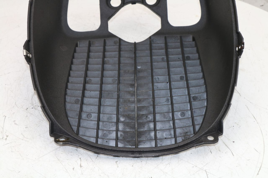 photo de FRONT UNDERTRAY PIAGGIO X8 STREET 125 (2006 - 2007) - Zoom on usage condition