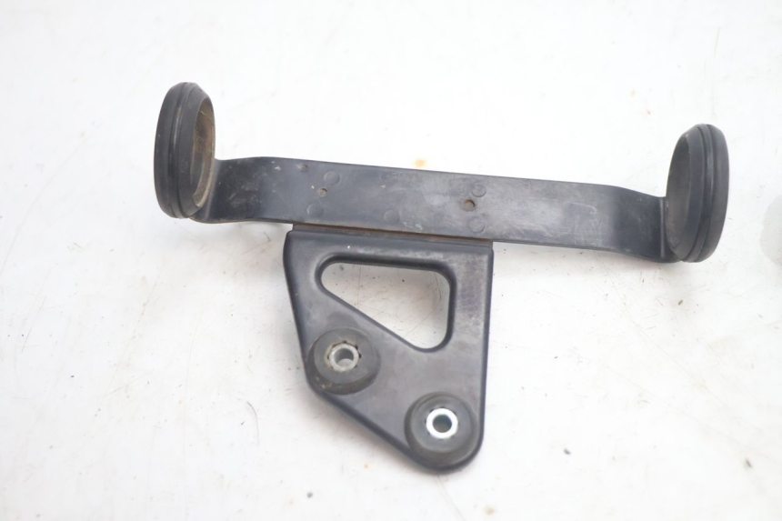 photo de HEADLIGHT BRACKET SUZUKI DR S 600 (1985 - 1989) - Component detail