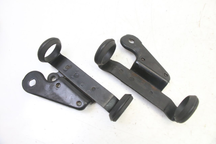 photo de HEADLIGHT BRACKET SUZUKI GS GSE 500 (2001 - 2003) - Zoom on usage condition