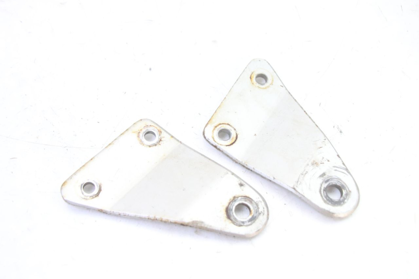 photo de HEADLIGHT BRACKET SUZUKI GS GSE 500 (2001 - 2003) - Technical close-up