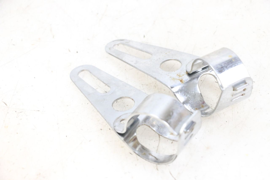 photo de HEADLIGHT BRACKET SUZUKI GSF N BANDIT 600 (1996 - 1999) - Alternative perspective