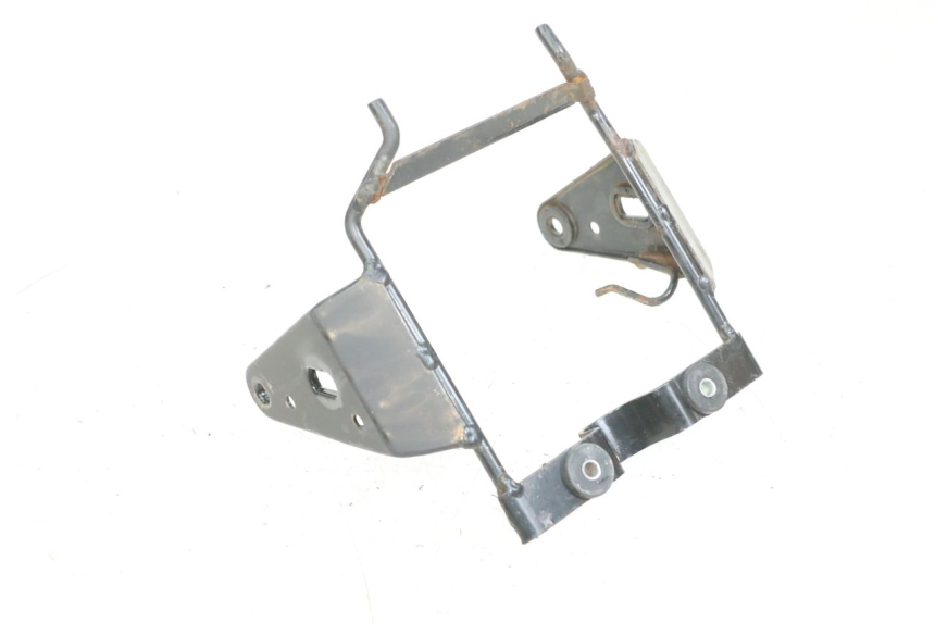 photo de HEADLIGHT BRACKET DAELIM VJ ROADWIN FI 125 (2008 - 2017) - Component detail